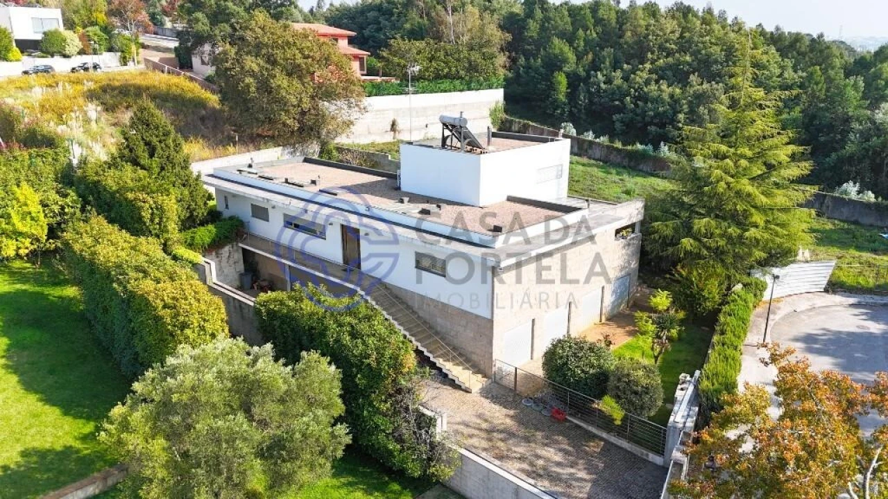 Moradia T6 para Venda em Cidade da Maia Foto 3