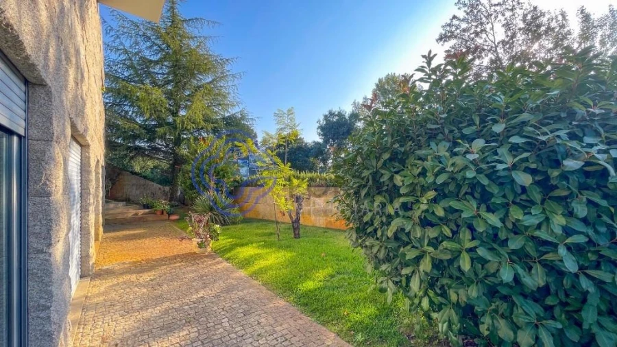 Moradia T5 para Venda em Cidade da Maia Foto 10