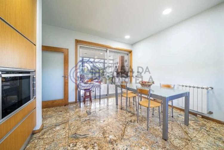 Moradia T6 para Venda em Cidade da Maia Foto 53