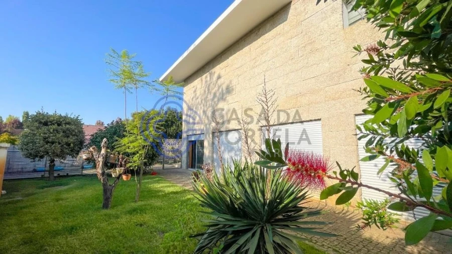 Moradia T5 para Venda em Cidade da Maia Foto 8