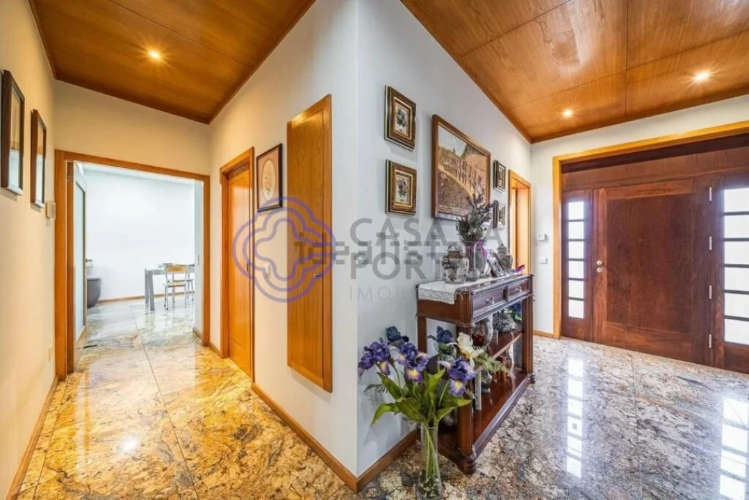 Moradia T6 para Venda em Cidade da Maia Foto 10