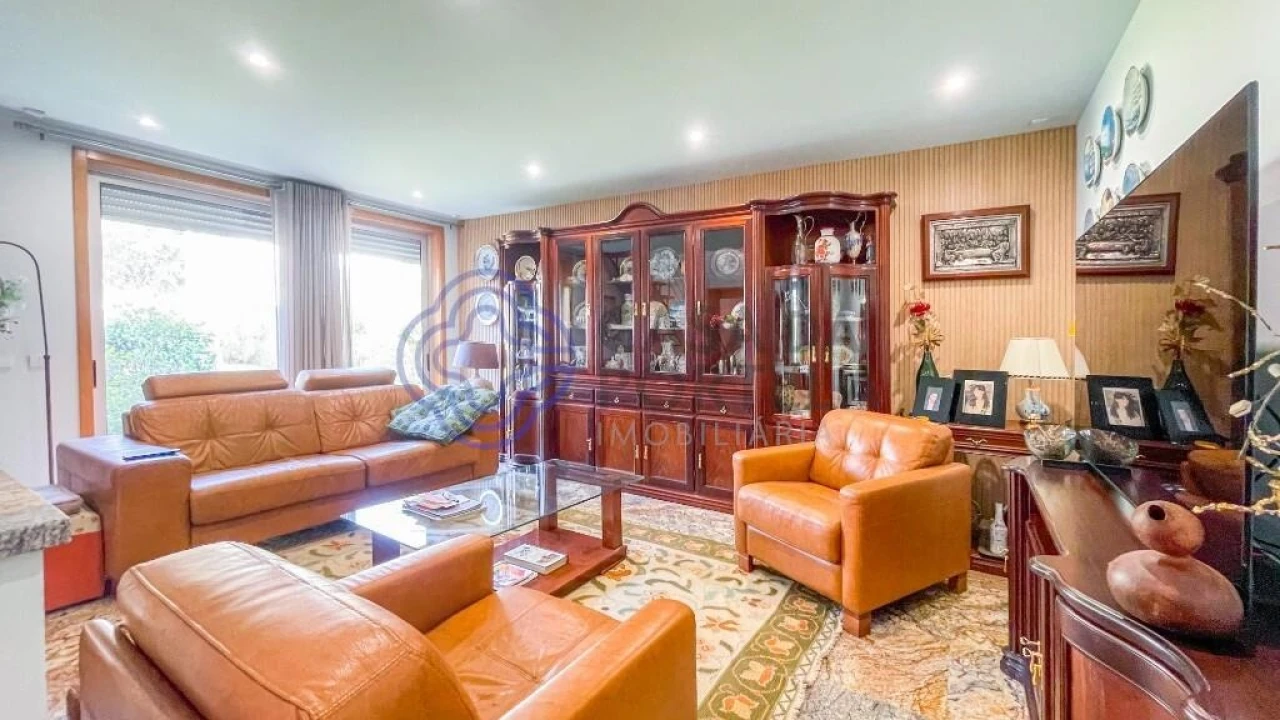 Moradia T6 para Venda em Cidade da Maia Foto 16