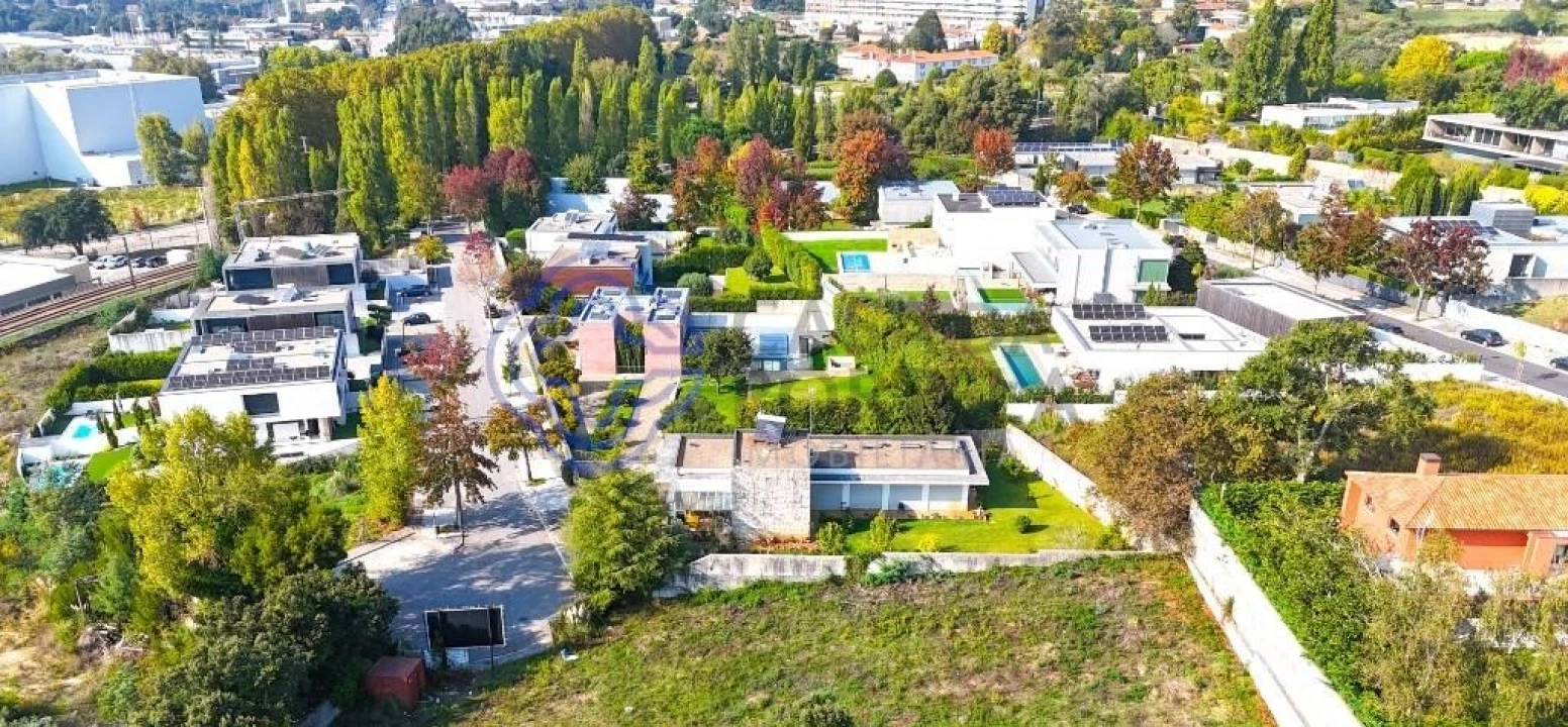 Moradia T6 para Venda em Cidade da Maia Foto 44