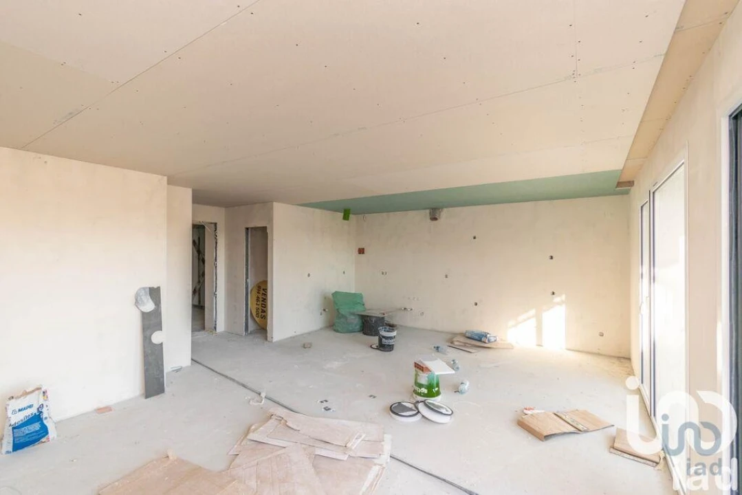 Apartamento T2 para Venda em Parceiros e Azoia Foto 11