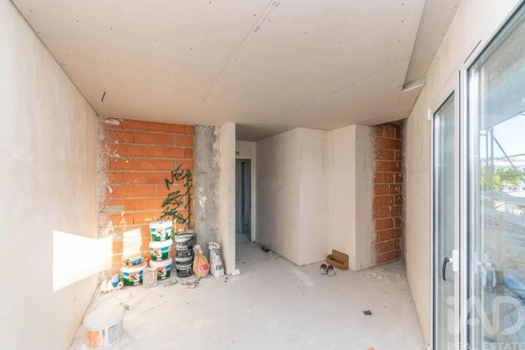 Apartamento T2 para Venda em Parceiros e Azoia Foto 16