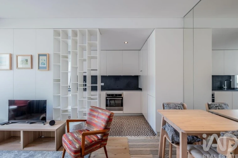 Apartamento T1 para Arrendamento em Campo de Ourique Foto 2