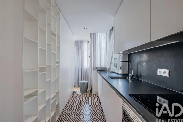 Apartamento T1 para Arrendamento em Campo de Ourique Foto 4