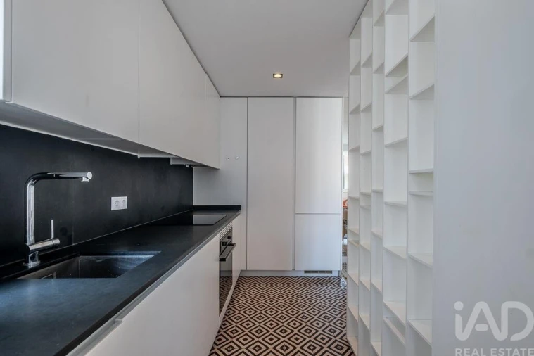 Apartamento T1 para Arrendamento em Campo de Ourique Foto 5