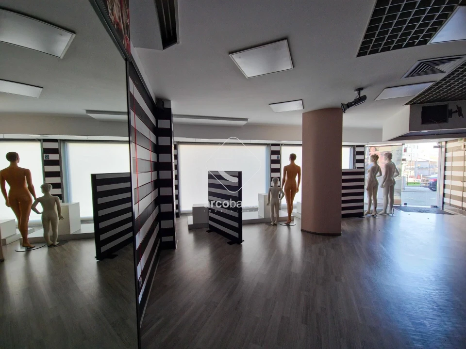 Loja para Arrendamento em Ponte da Barca, V.N. Muía, Paço Vedro Magalhães Foto 8