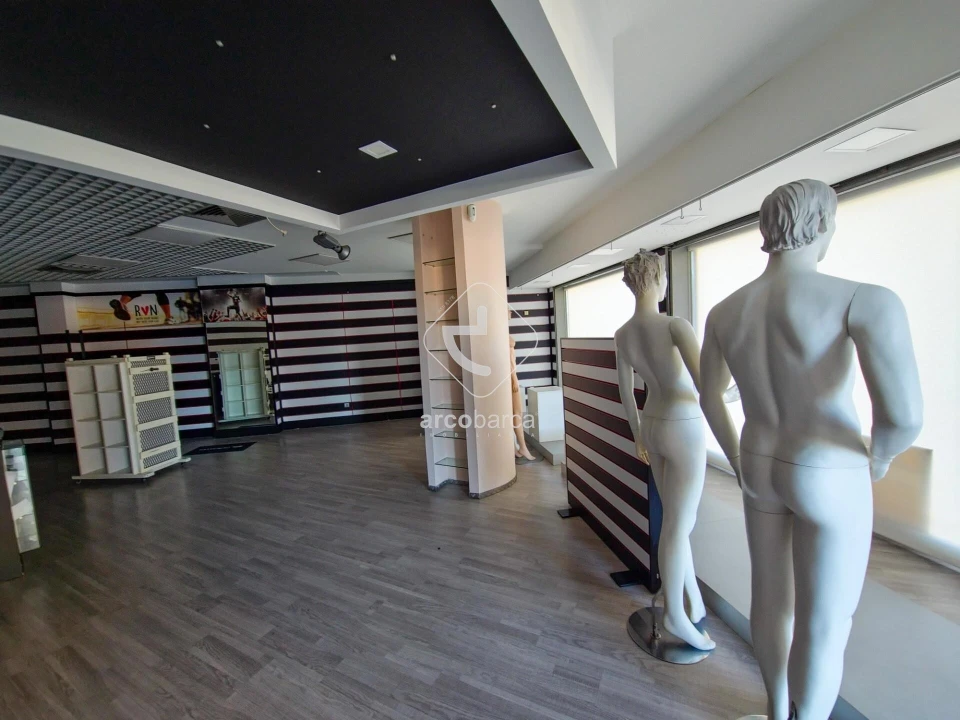 Loja para Arrendamento em Ponte da Barca, V.N. Muía, Paço Vedro Magalhães Foto 9