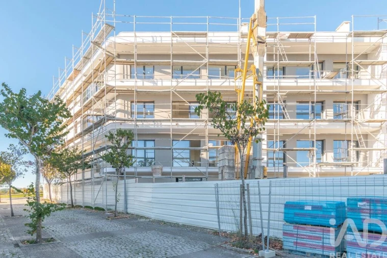 Apartamento T2 para Venda em Parceiros e Azoia Foto 21