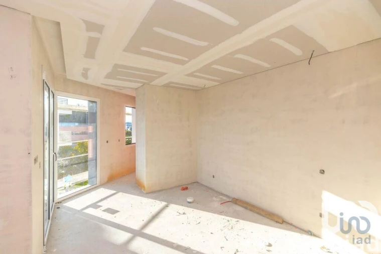 Apartamento T2 para Venda em Parceiros e Azoia Foto 11
