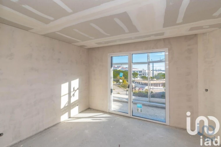 Apartamento T2 para Venda em Parceiros e Azoia Foto 9