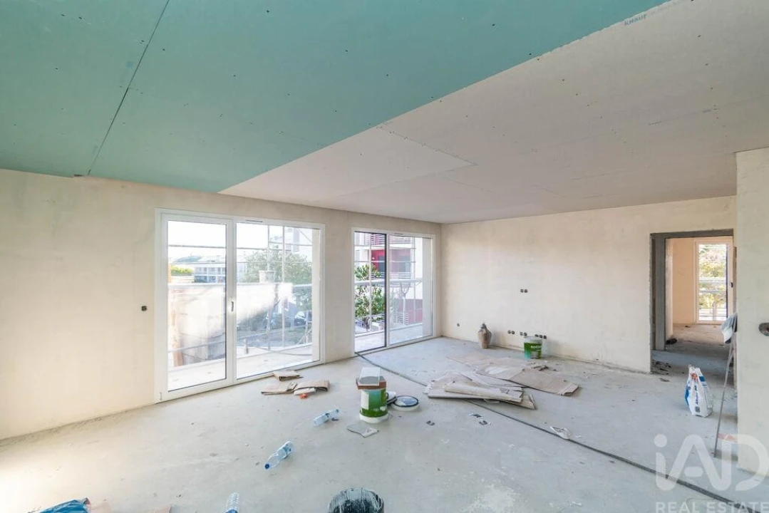 Apartamento T2 para Venda em Parceiros e Azoia Foto 15