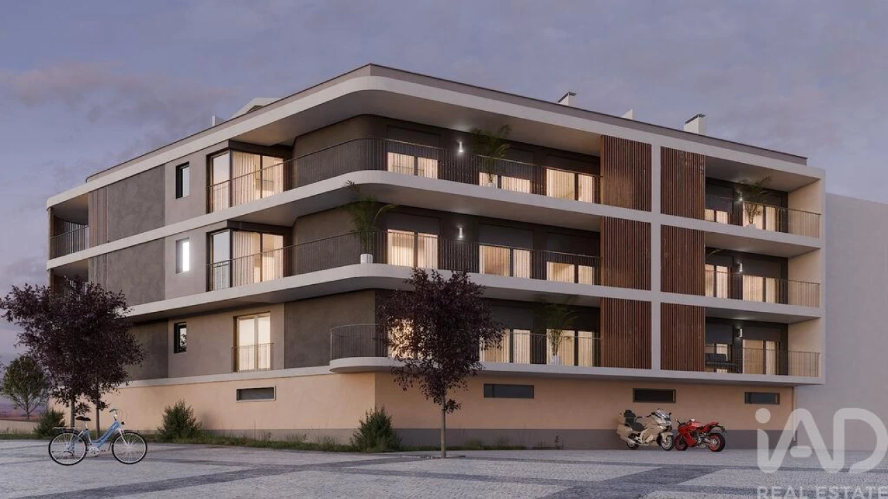 Apartamento T2 para Venda em Parceiros e Azoia Foto 22