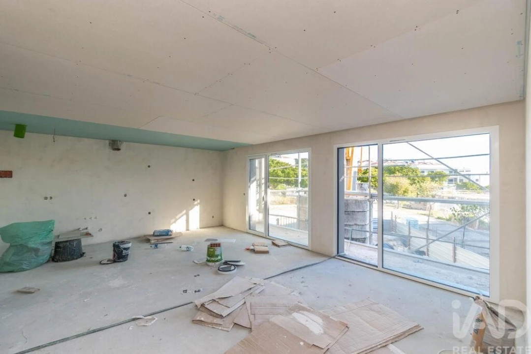 Apartamento T2 para Venda em Parceiros e Azoia Foto 16