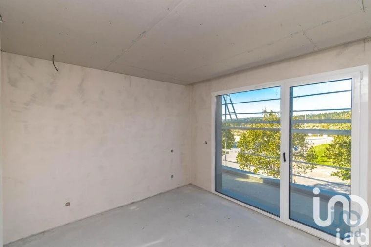 Apartamento T2 para Venda em Parceiros e Azoia Foto 11