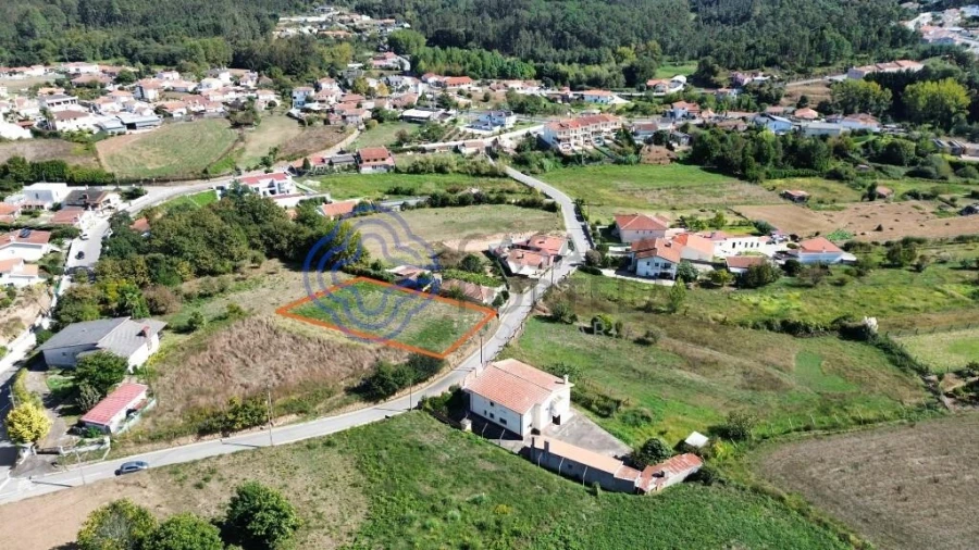 Terreno para Venda em Fornos Foto 1