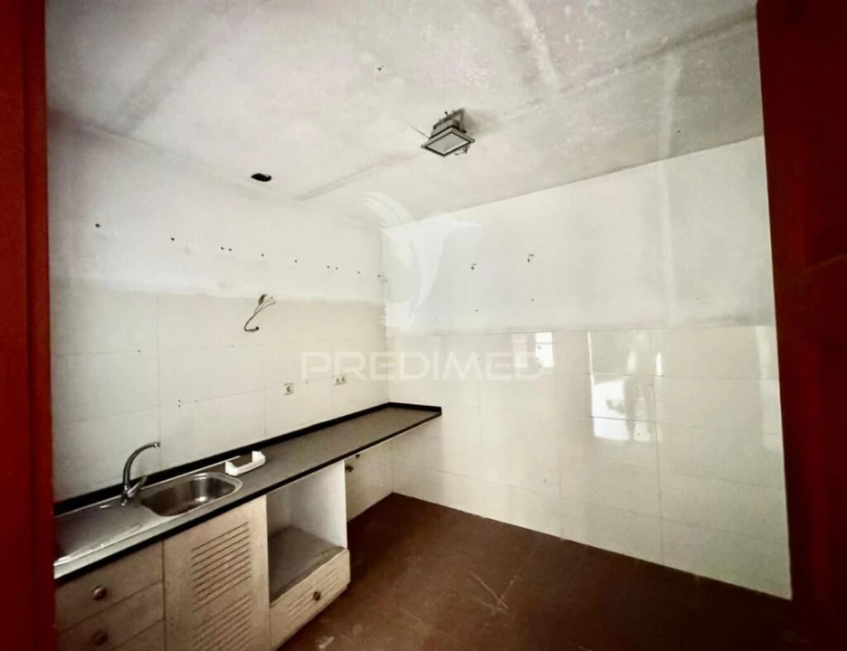 Prédio para Venda em Oliveira, São Paio e São Sebastião Foto 11