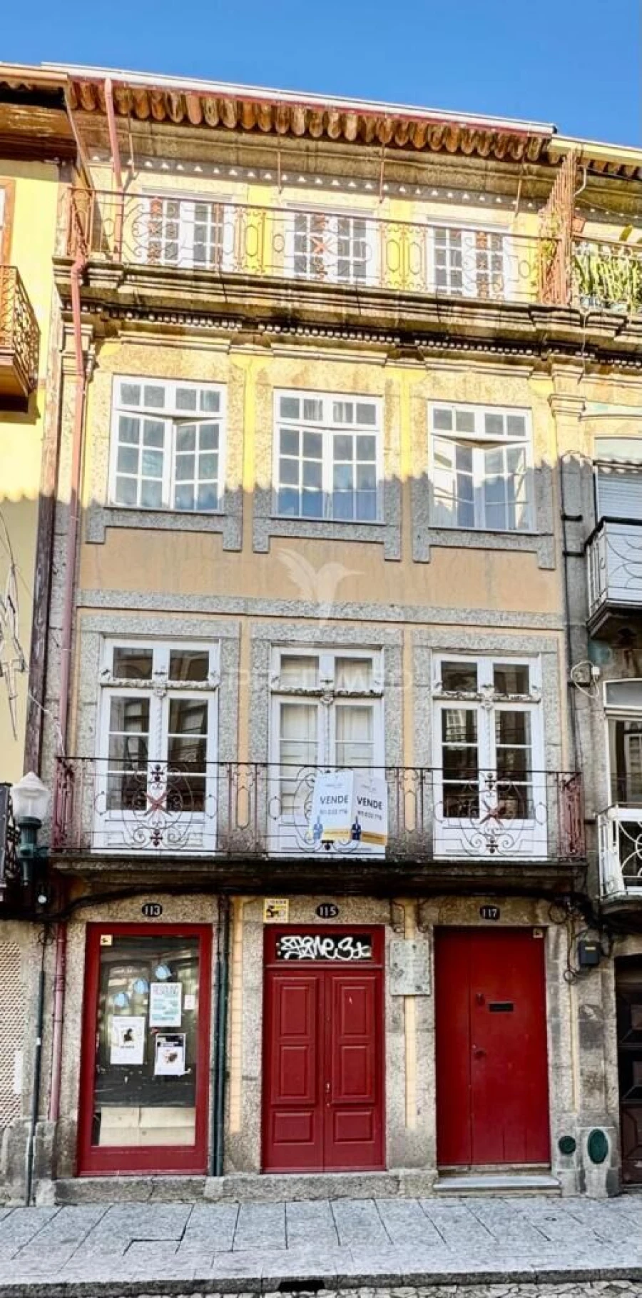 Prédio para Venda em Oliveira, São Paio e São Sebastião Foto 3