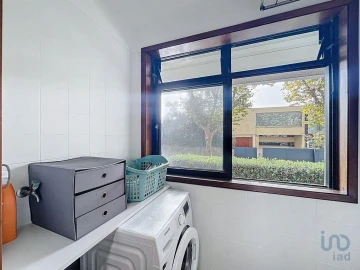 Apartamento T2 para Arrendamento em Aldoar, Foz do Douro e Nevogilde