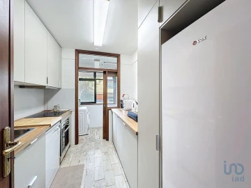 Apartamento T2 para Arrendamento em Aldoar, Foz do Douro e Nevogilde