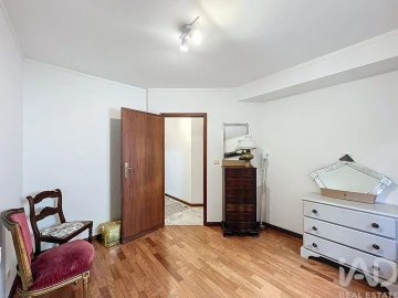 Apartamento T2 para Arrendamento em Aldoar, Foz do Douro e Nevogilde
