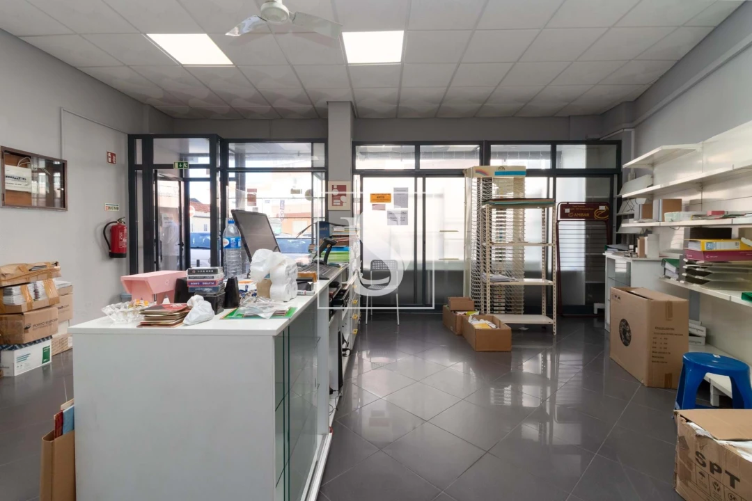 Negócio para Venda em Baixa da Banheira e Vale da Amoreira Foto 7