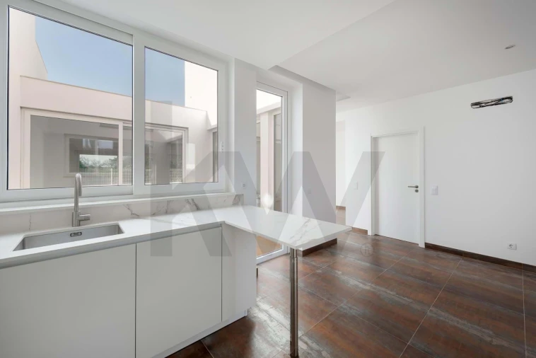 Moradia T3 para Venda em Vila de Sagres Foto 9