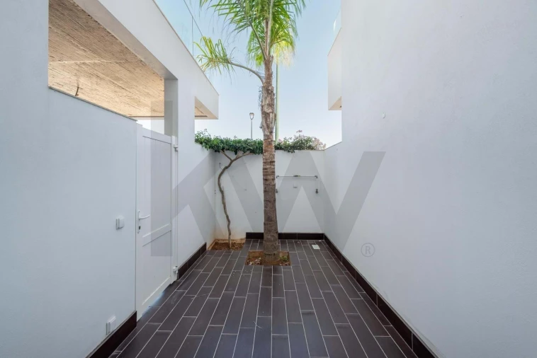 Moradia T3 para Venda em Vila de Sagres Foto 8