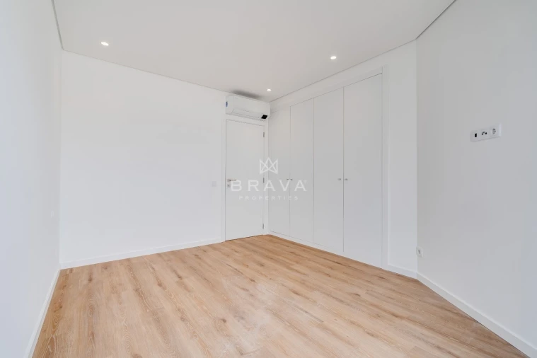 Apartamento T3 para Venda em Silves Foto 13