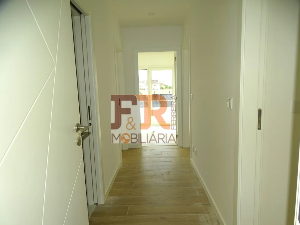 Moradia T4 para Venda em Quinta do Anjo Foto 5