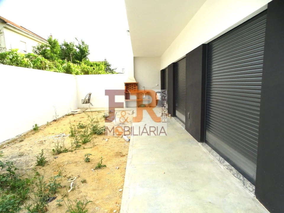 Moradia T4 para Venda em Quinta do Anjo Foto 36