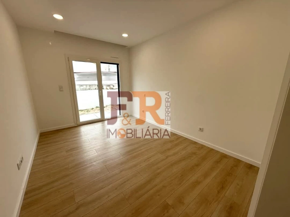 Moradia T4 para Venda em Quinta do Anjo Foto 30