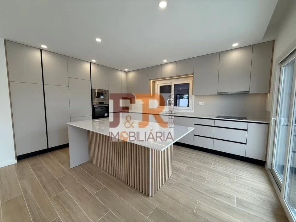 Moradia T4 para Venda em Quinta do Anjo Foto 35