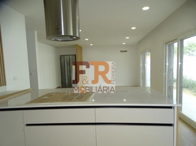 Moradia T4 para Venda em Quinta do Anjo Foto 16