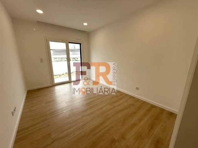 Moradia T4 para Venda em Quinta do Anjo Foto 30