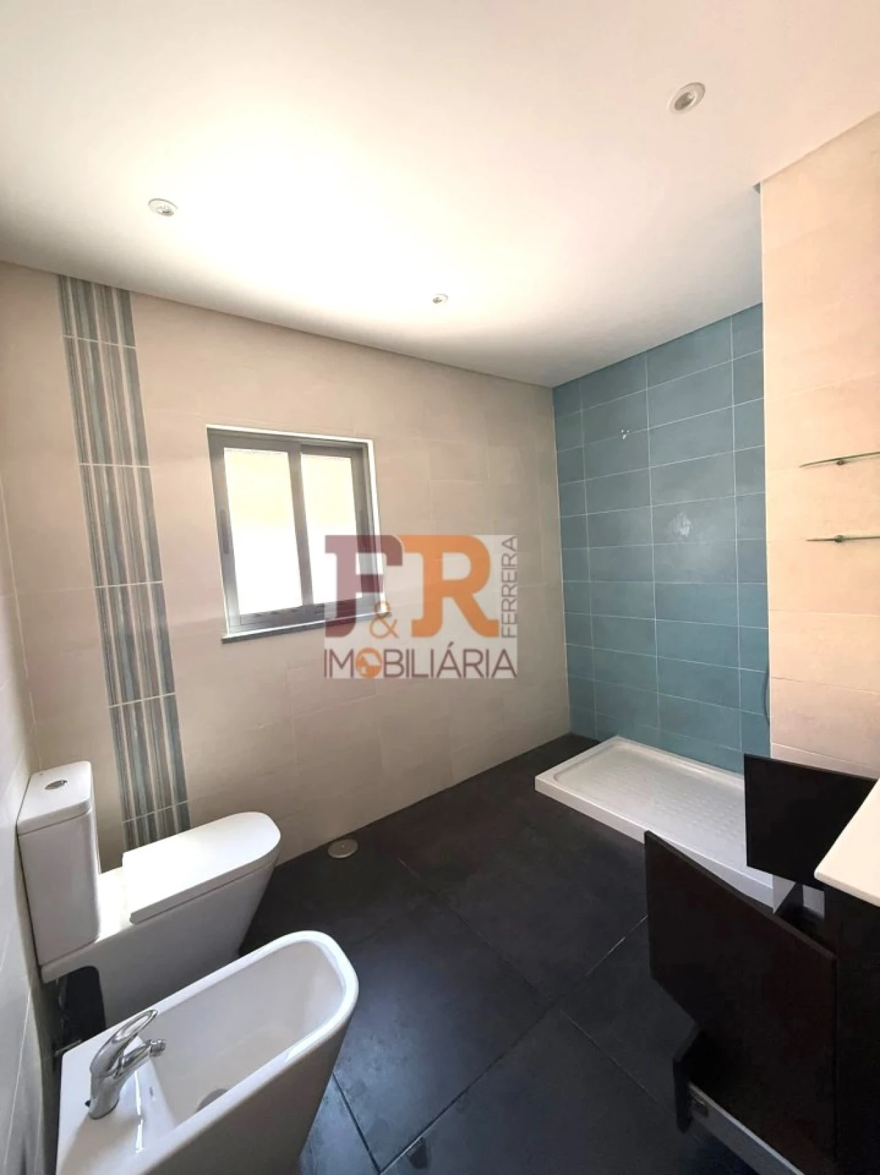 Moradia T4 para Venda em Fernao Ferro Foto 14