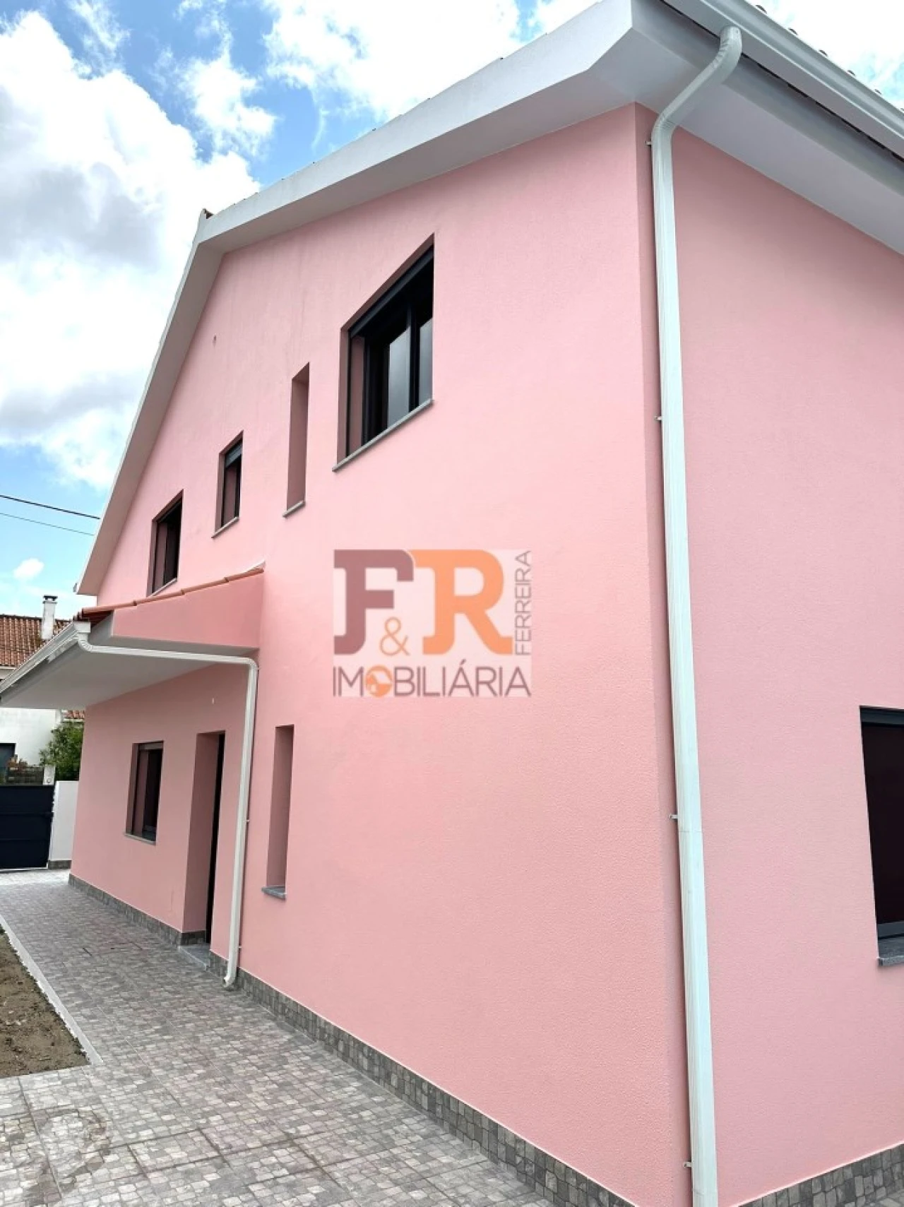 Moradia T4 para Venda em Fernao Ferro Foto 38