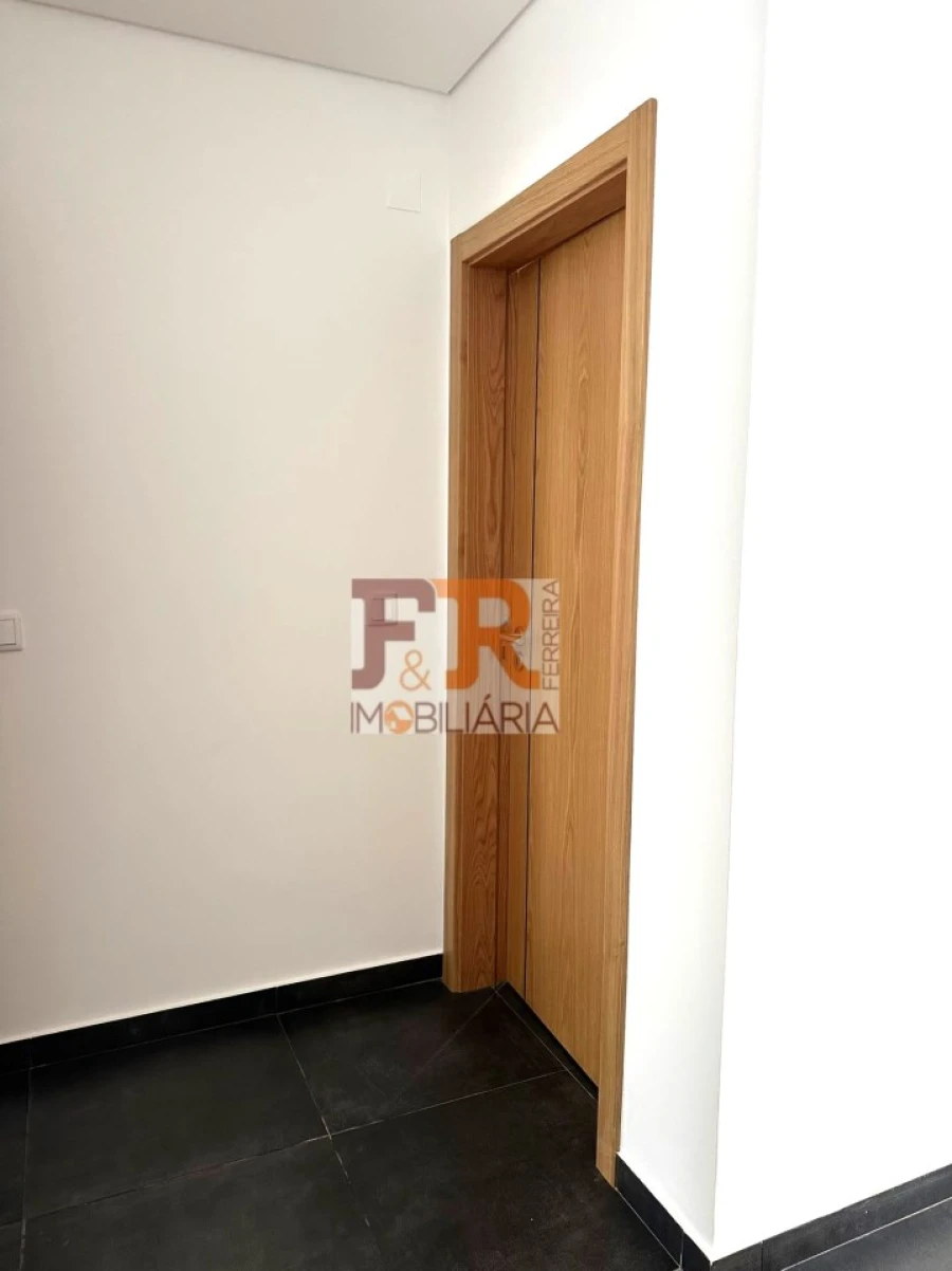 Moradia T4 para Venda em Fernao Ferro Foto 19