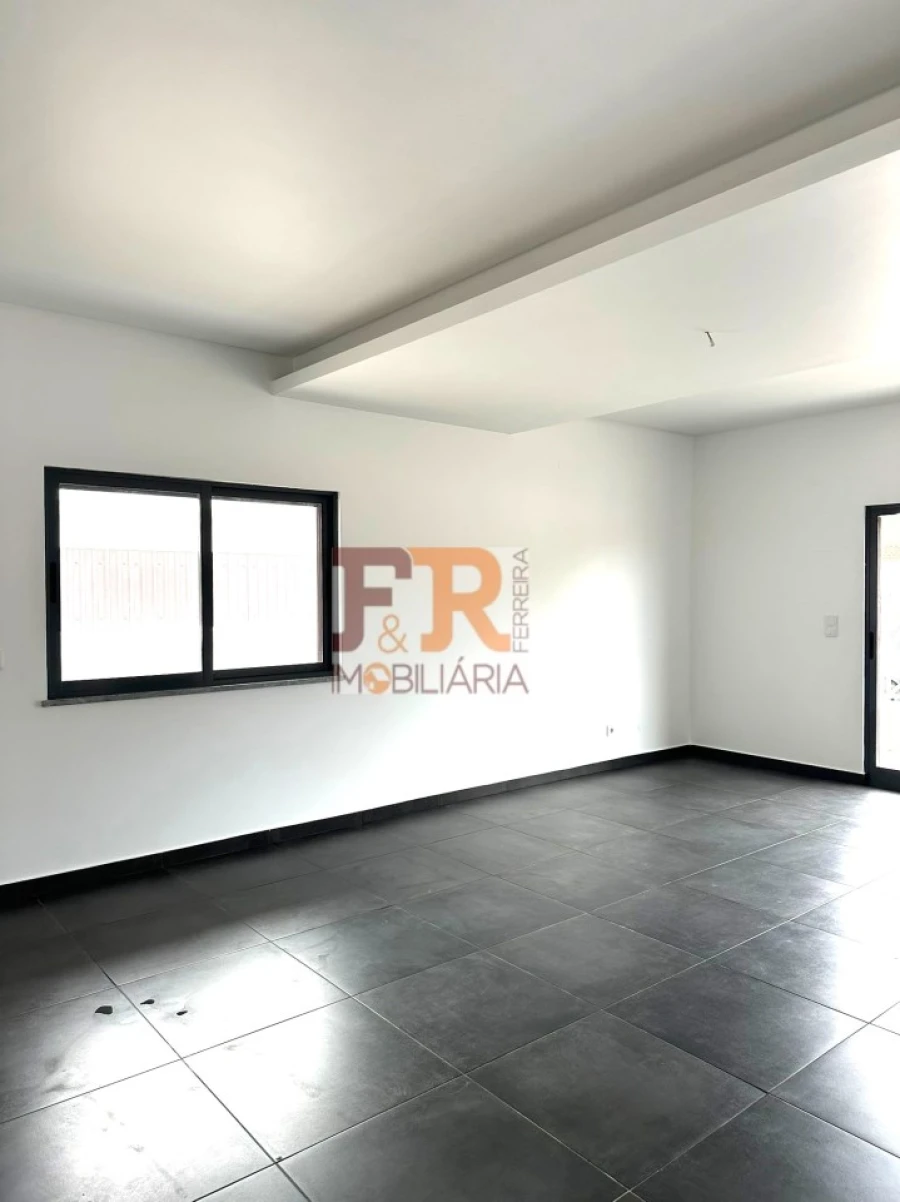 Moradia T4 para Venda em Fernao Ferro Foto 26