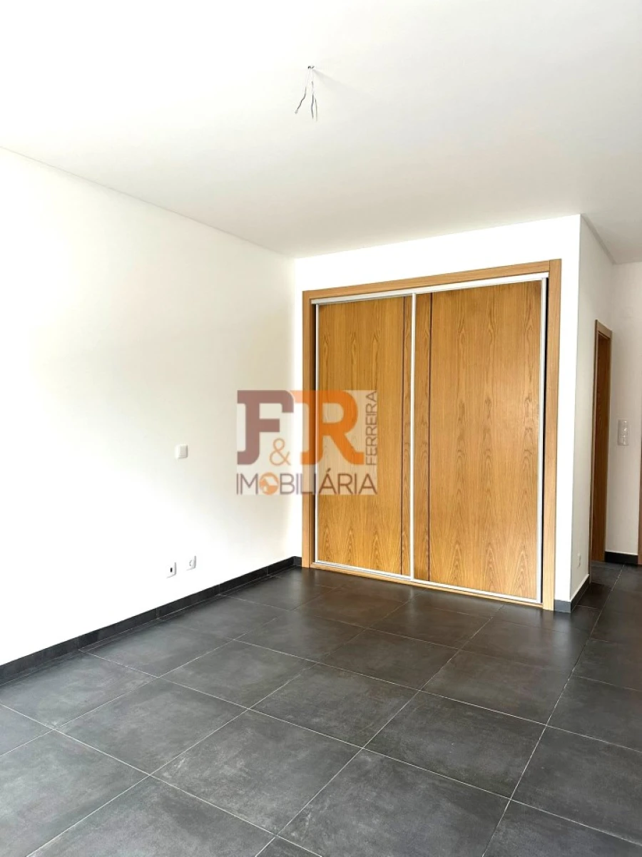 Moradia T4 para Venda em Fernao Ferro Foto 33