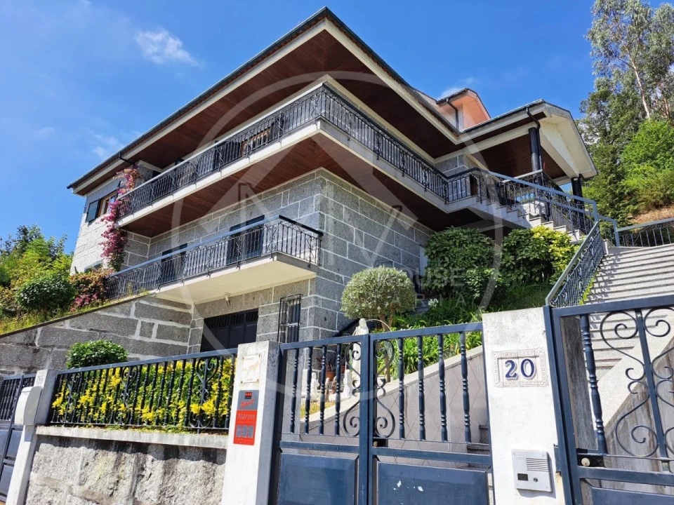 Moradia T5 para Venda em Silvares Foto 1