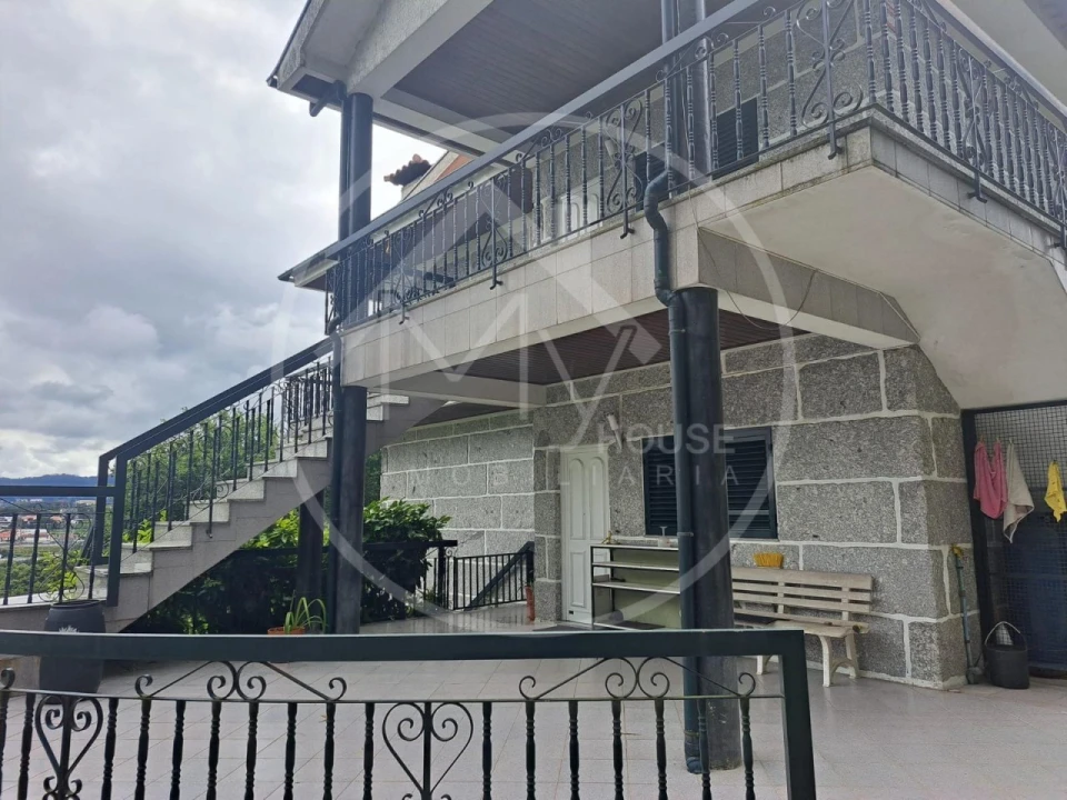 Moradia T5 para Venda em Silvares Foto 4