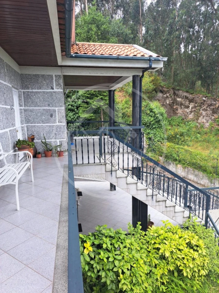 Moradia T5 para Venda em Silvares Foto 3