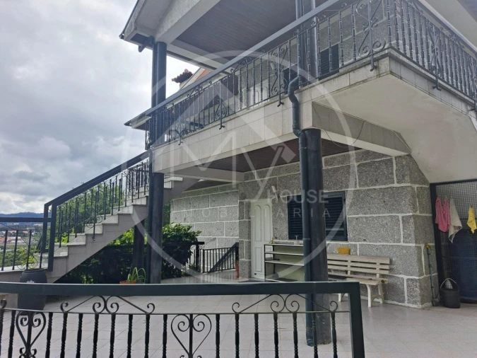 Moradia T5 para Venda em Silvares Foto 4