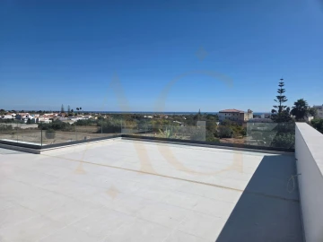 Moradia T4 para Venda em Luz de Tavira e Santo Estêvão