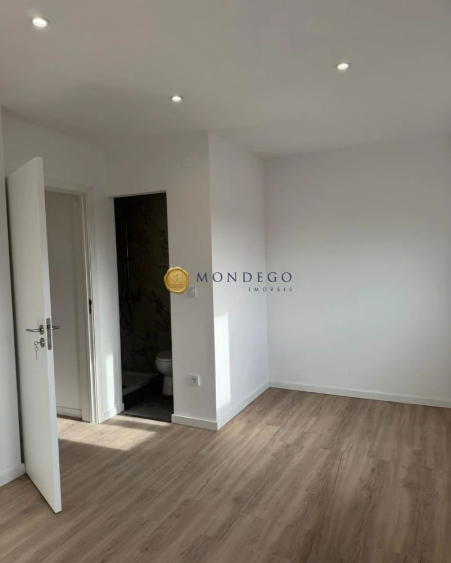 Moradia T3 para Venda em Eiras e São Paulo de Frades Foto 24