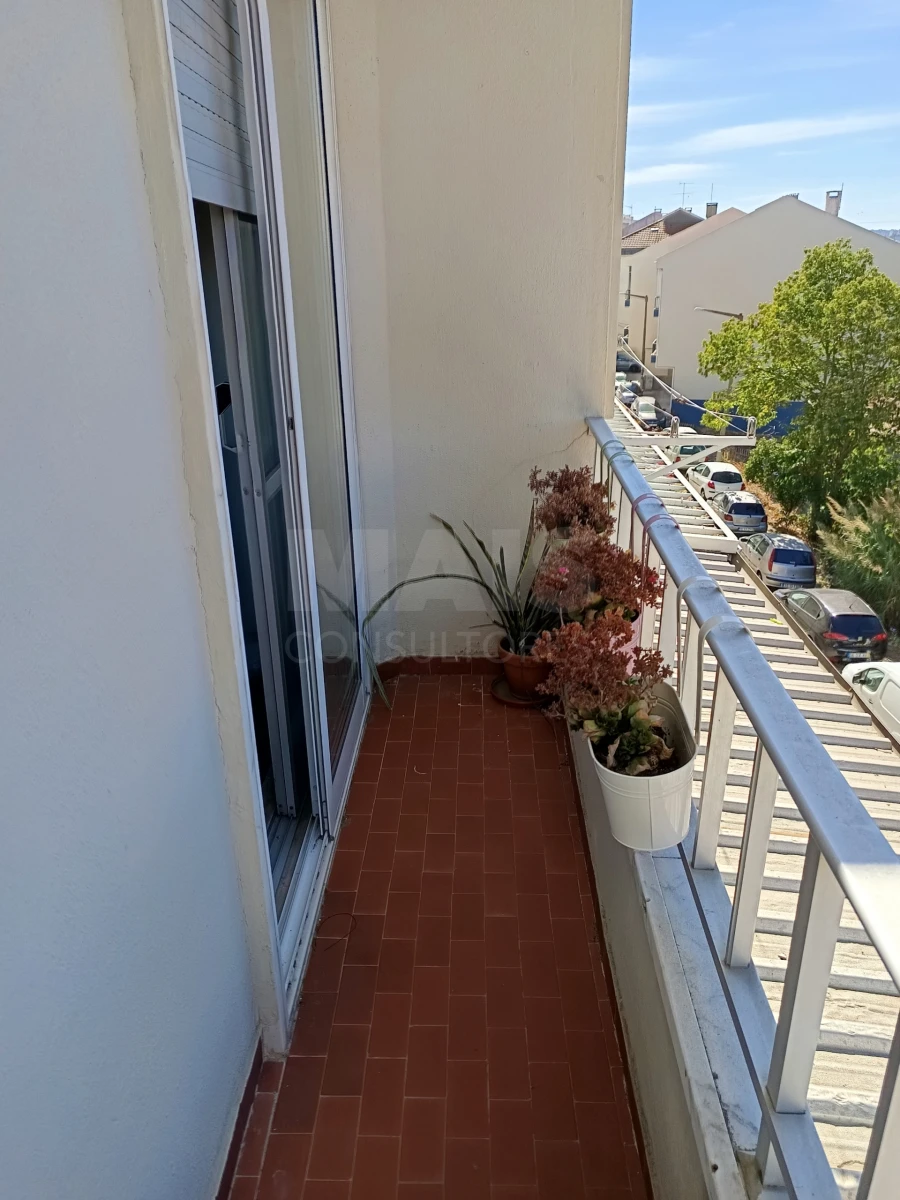 Apartamento T2 para Arrendamento em Odivelas Foto 3