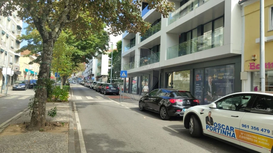 Loja para Arrendamento em Vila Chã, Codal e Vila Cova de Perrinho Foto 4